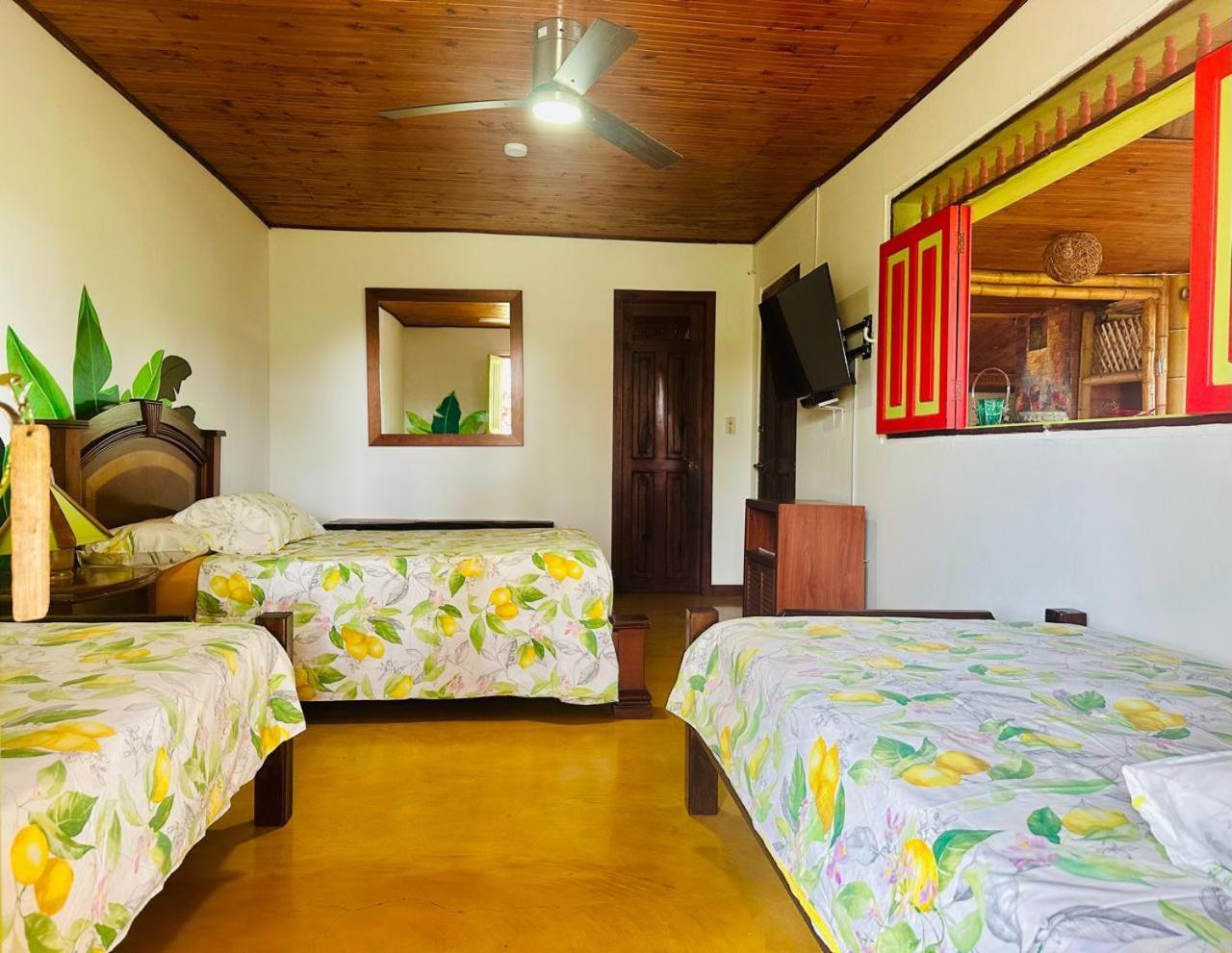 Finca Hotel El Laurel - Parque Del Cafe Монтенегро Экстерьер фото